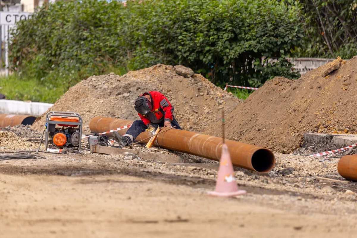 Welding zone safety measures using hazardous area barriers