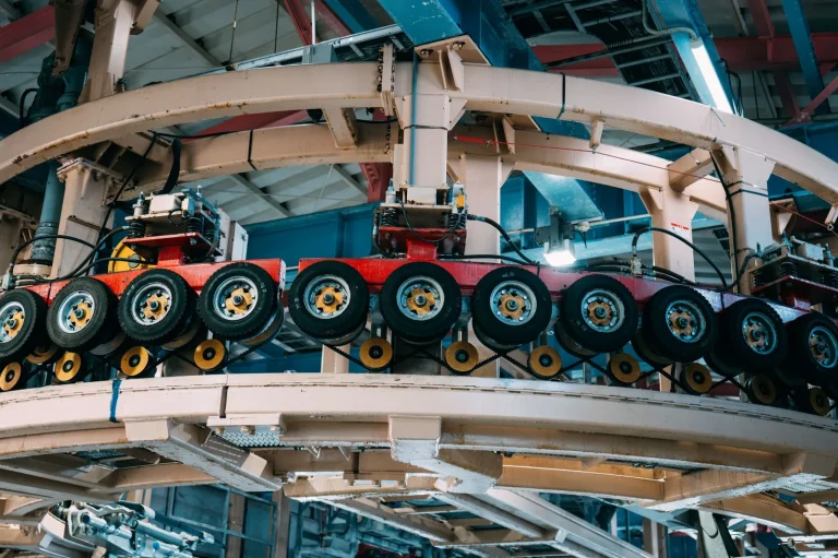 Automatisierte industrielle Fertigungsstraße für isolierte Kälteschutztürenpaneele