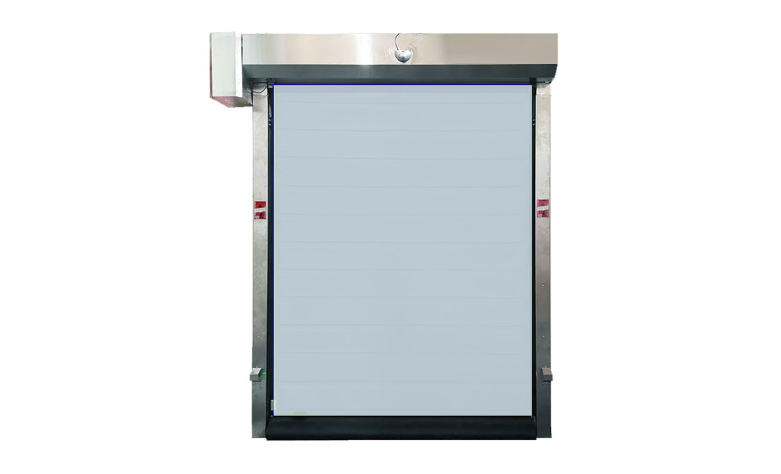 RAX hinged cold room swing door with insulated PU panel and full-perimeter sealing on a pedestrian cold room opening