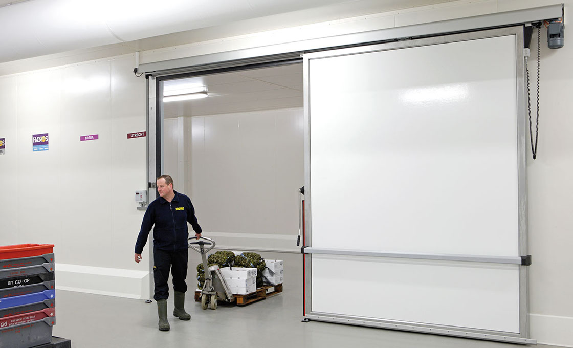 RAX deep freeze door with heated track and thick insulated PU panel for sub-zero cold room operation