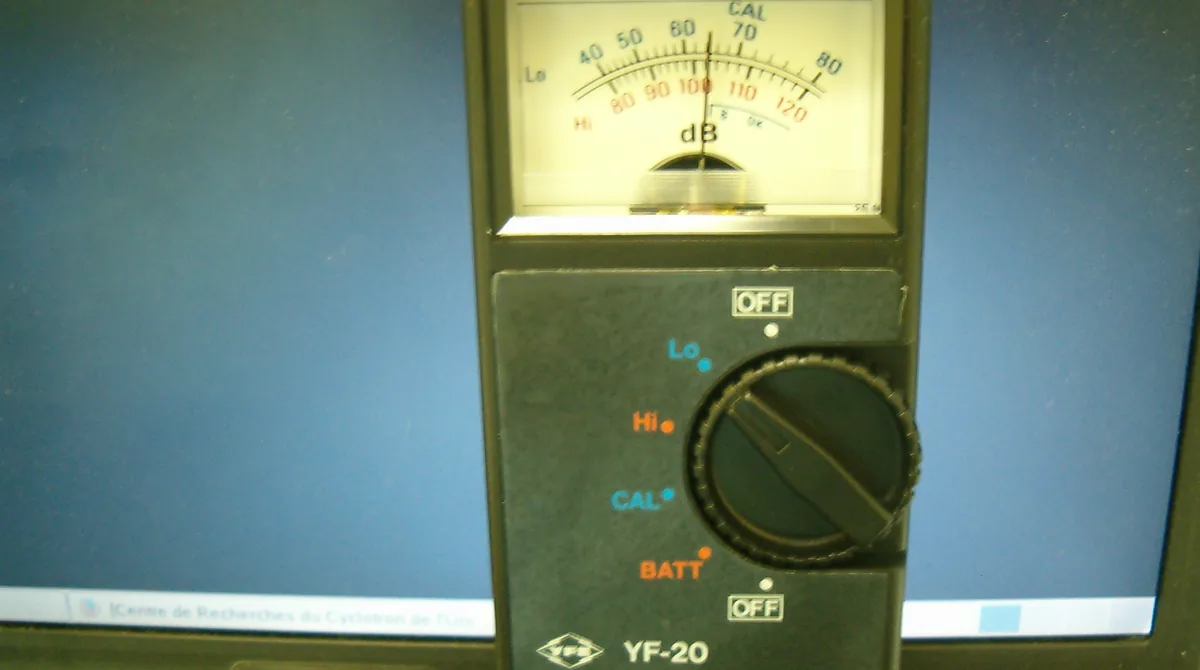 Acoustic sound pressure level decibel comparison of chain versus belt garage openers