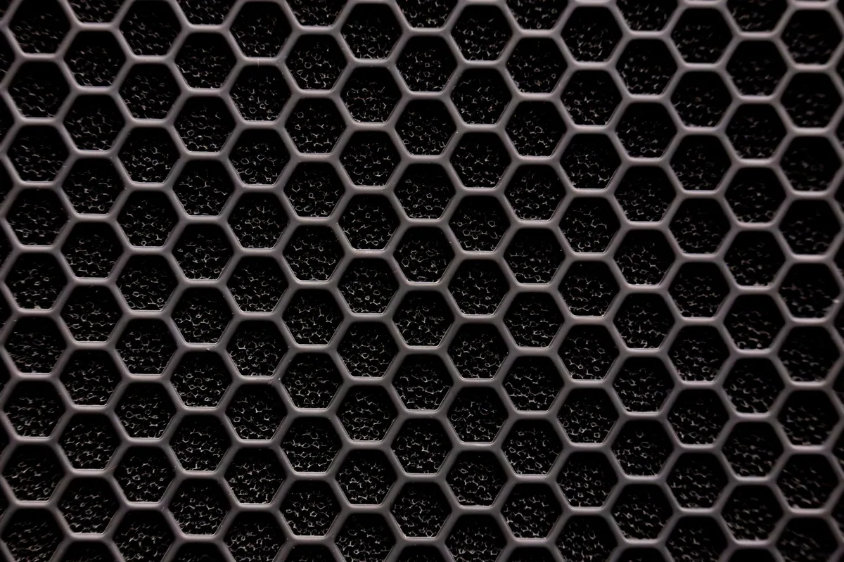 Structure en nid d'abeille aluminium aéronautique à l'intérieur du vantail de porte de salle blanche