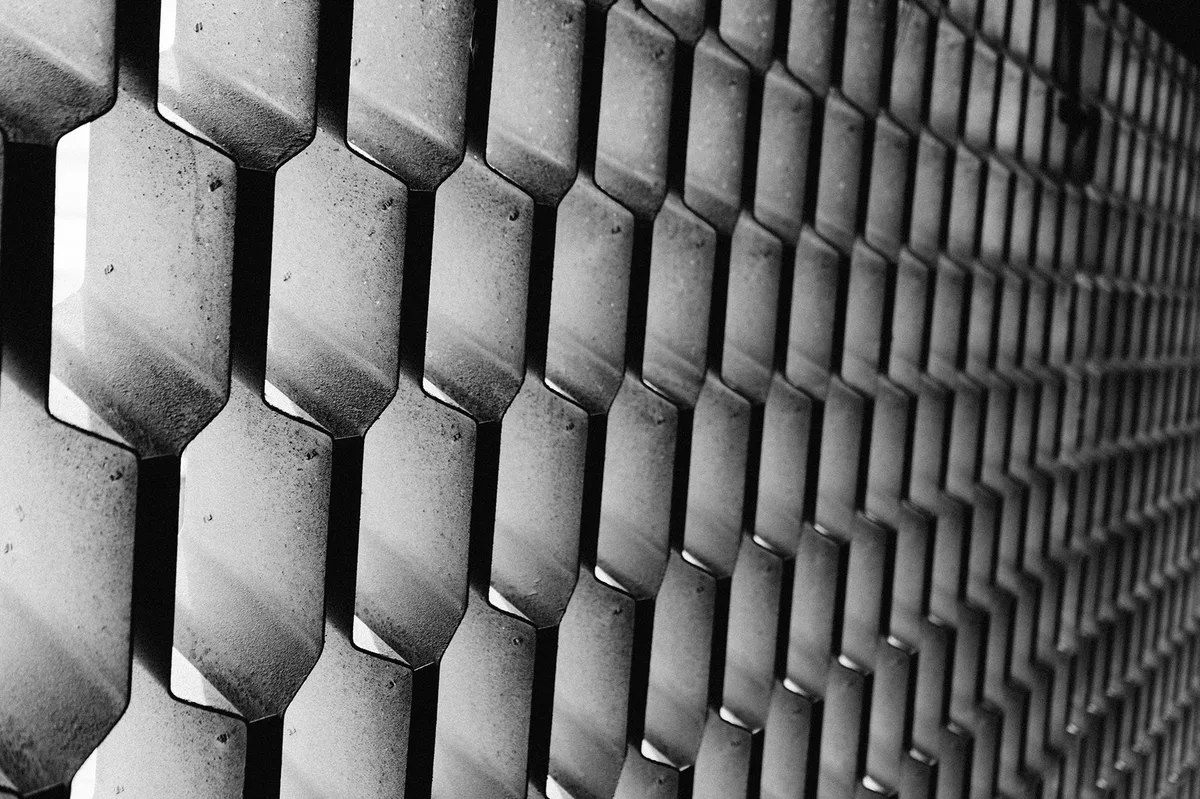 Núcleo de panal de aluminio en el interior de panel de partición de sala limpia