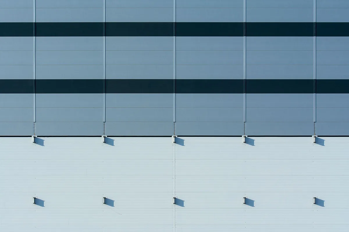 Ensamblaje modular de panel sándwich para pared de sala limpia en instalación farmacéutica