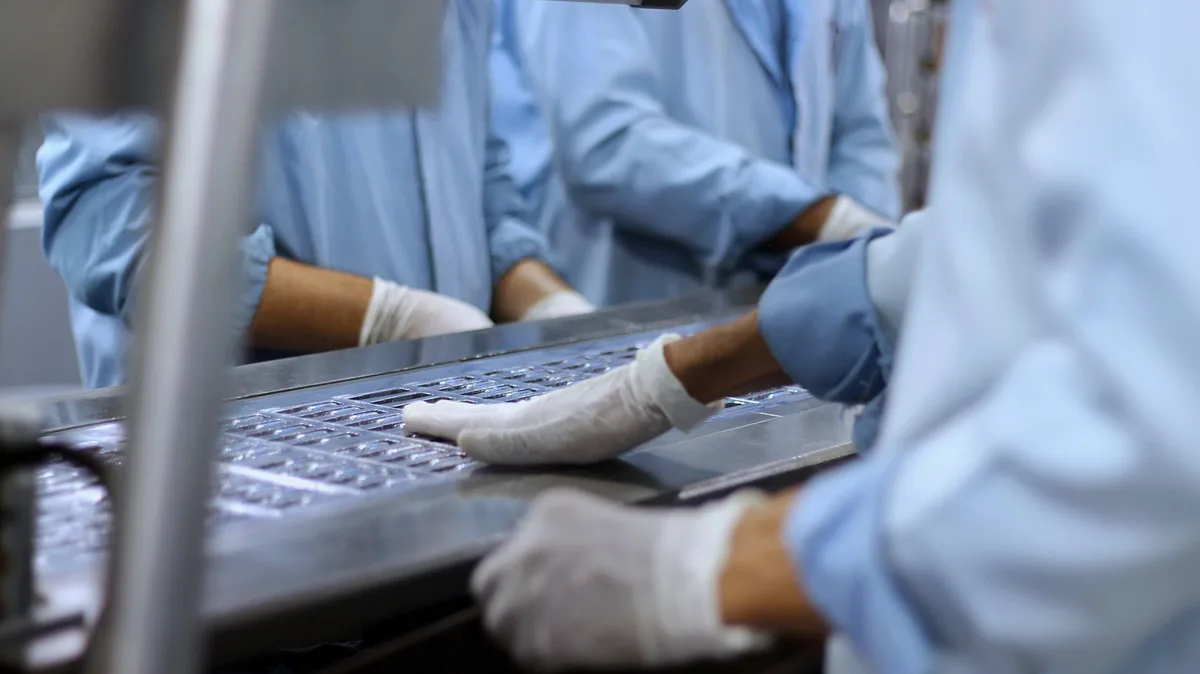 pharmaceutical grade cleanroom high speed zipper doorway in secondary packaging airlock (source: Raxdoors engineering file)